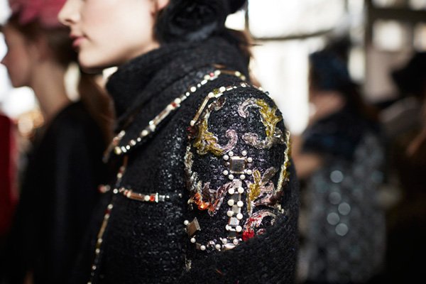 香奈儿Chanel巴黎时装秀场资讯 Chanel2025早秋系列秀场时尚配饰大赏