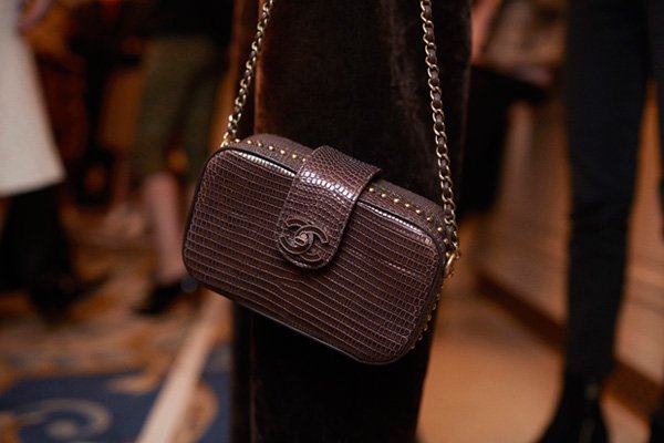 香奈儿Chanel巴黎时装秀场资讯 Chanel2025早秋系列秀场时尚配饰大赏