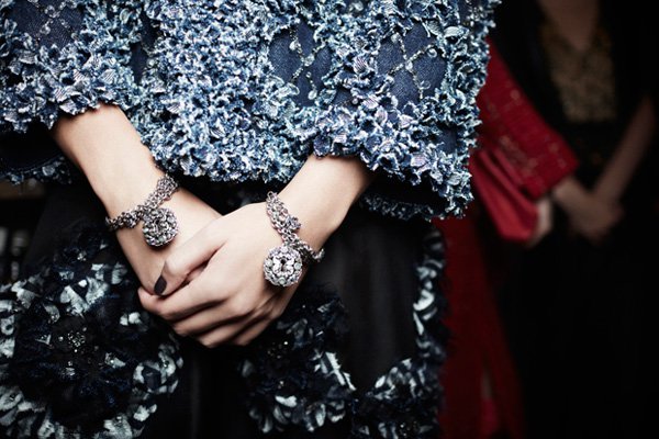 香奈儿Chanel巴黎时装秀场资讯 Chanel2025早秋系列秀场时尚配饰大赏