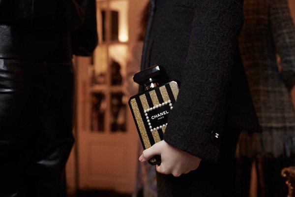 香奈儿Chanel巴黎时装秀场资讯 Chanel2025早秋系列秀场时尚配饰大赏