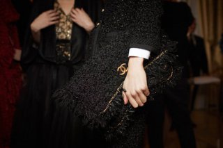香奈儿Chanel巴黎时装秀场资讯 Chanel2025早秋系列秀场时尚配饰大赏