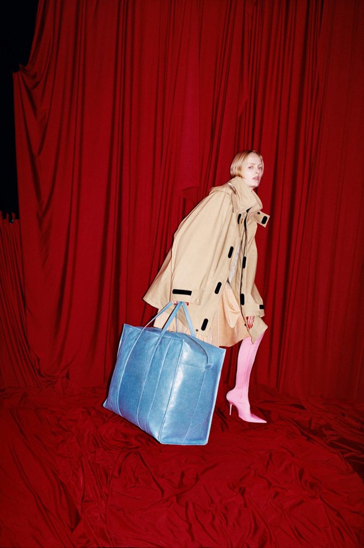 Balenciaga（巴黎世家）2025春夏品牌广告大片