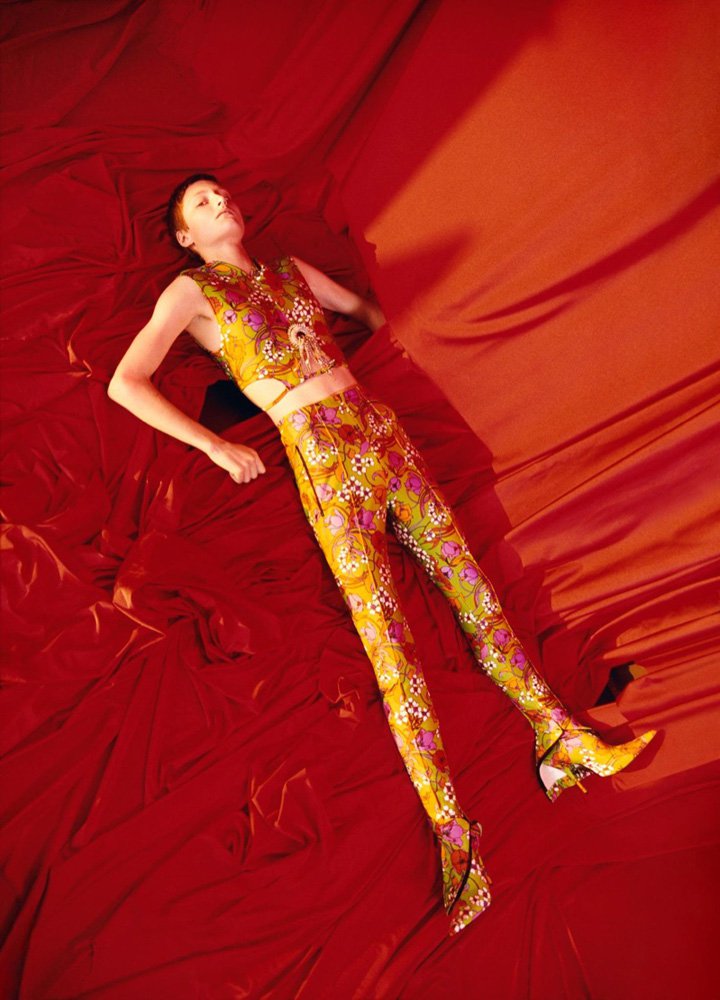 Balenciaga（巴黎世家）2025春夏品牌广告大片