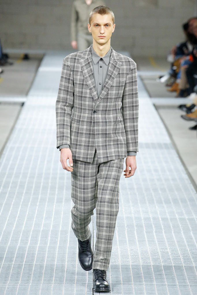 Dirk Bikkembergs 2025米兰时装周男装秀