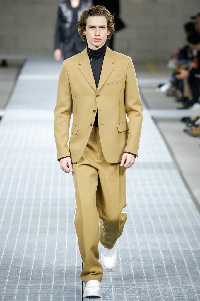 Dirk Bikkembergs 2025米兰时装周男装秀