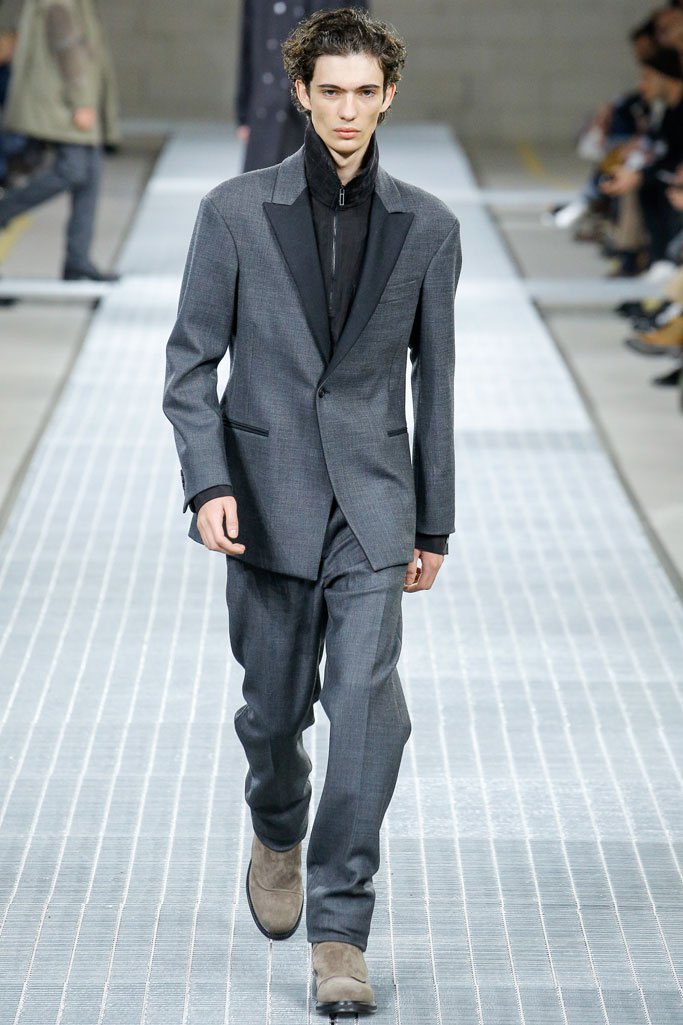 Dirk Bikkembergs 2025米兰时装周男装秀