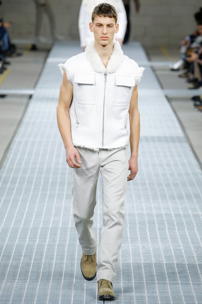 Dirk Bikkembergs 2025米兰时装周男装秀