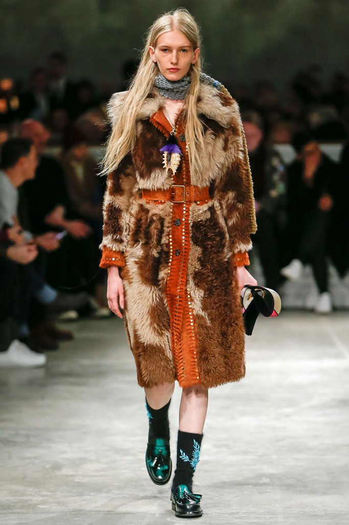 Prada（普拉达）2025米兰时装周男装秀