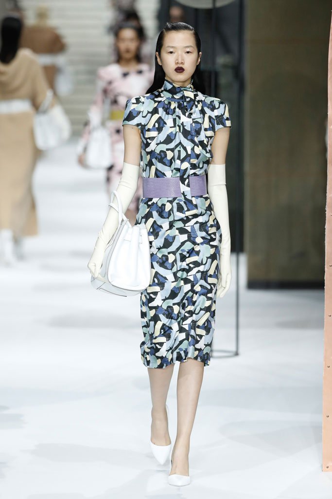 Max Mara（麦丝玛拉）2025上海时装周时装秀