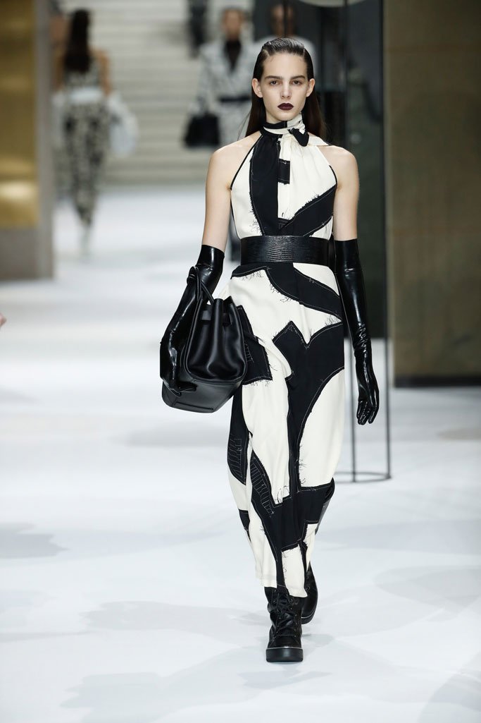 Max Mara（麦丝玛拉）2025上海时装周时装秀