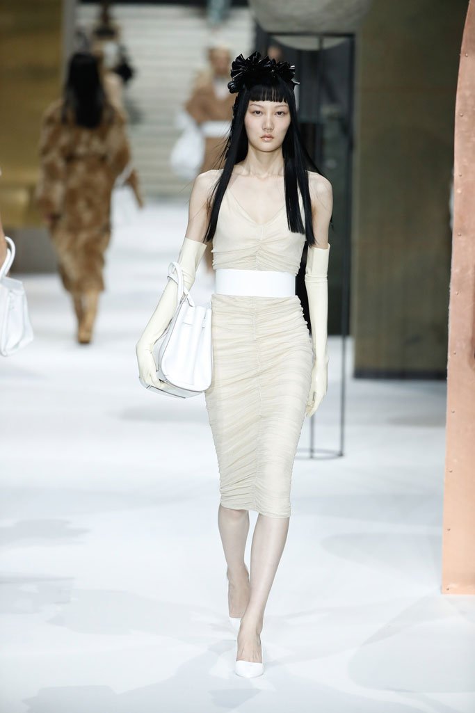 Max Mara（麦丝玛拉）2025上海时装周时装秀