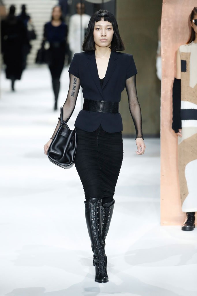 Max Mara（麦丝玛拉）2025上海时装周时装秀