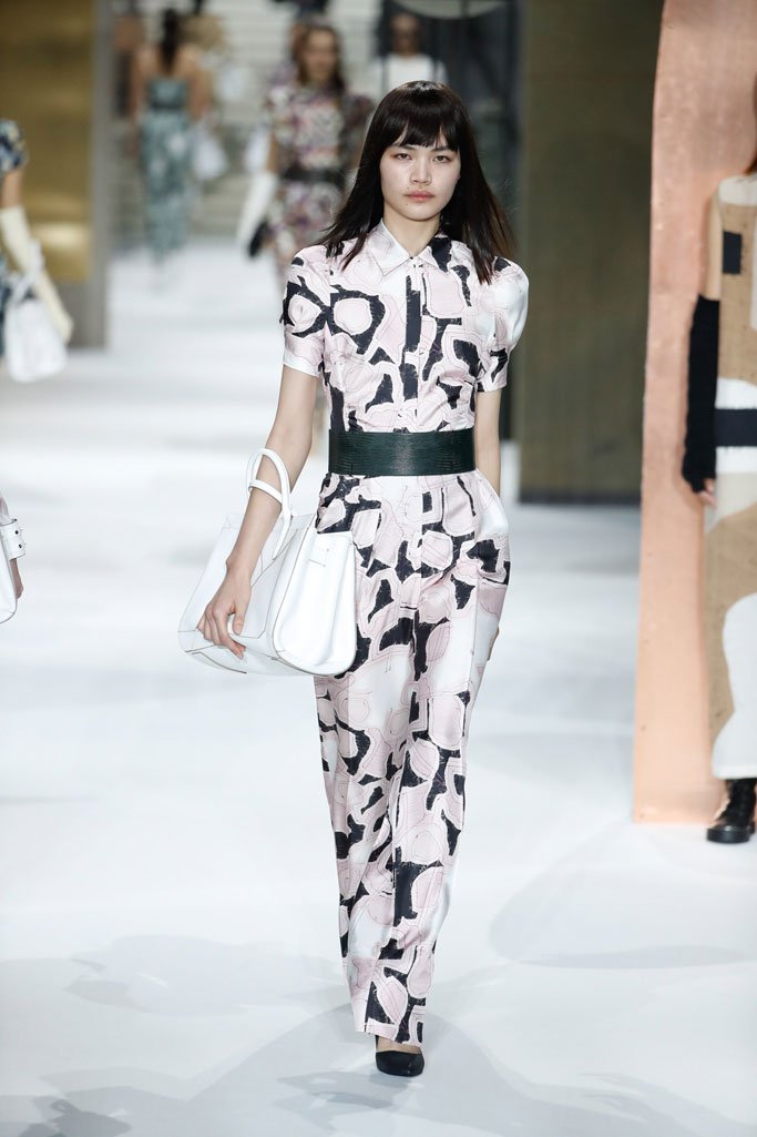 Max Mara（麦丝玛拉）2025上海时装周时装秀