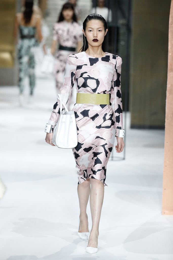 Max Mara（麦丝玛拉）2025上海时装周时装秀