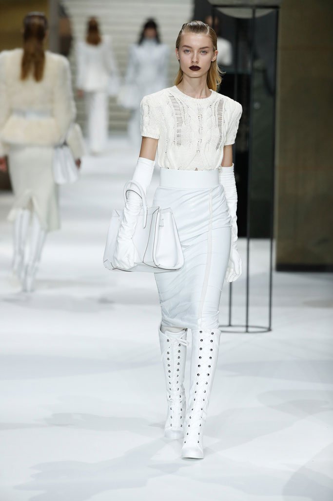 Max Mara（麦丝玛拉）2025上海时装周时装秀