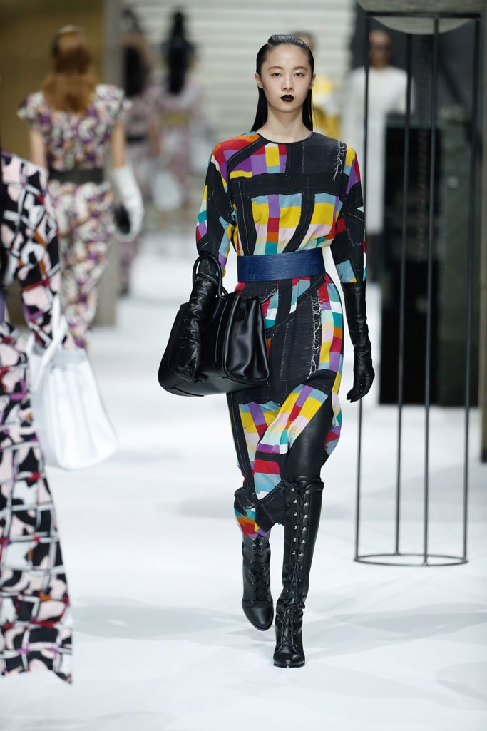 Max Mara（麦丝玛拉）2025上海时装周时装秀