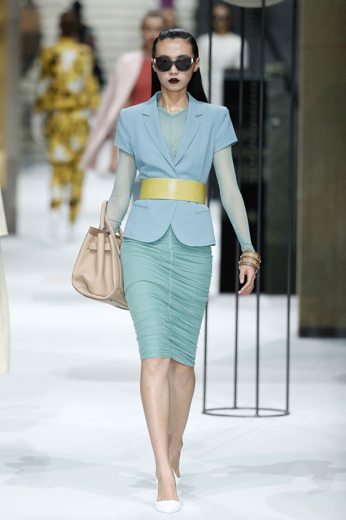 Max Mara（麦丝玛拉）2025上海时装周时装秀