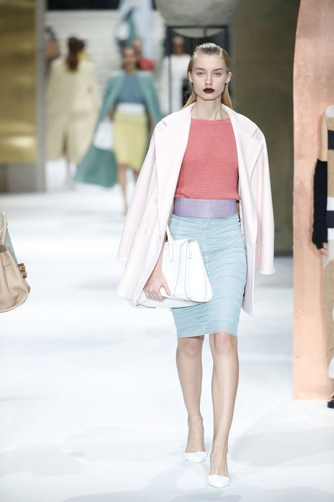 Max Mara（麦丝玛拉）2025上海时装周时装秀