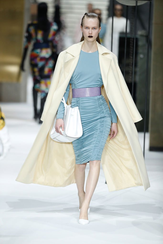 Max Mara（麦丝玛拉）2025上海时装周时装秀