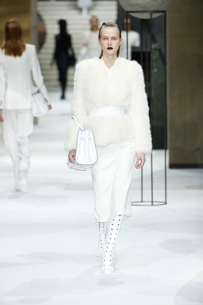 Max Mara（麦丝玛拉）2025上海时装周时装秀