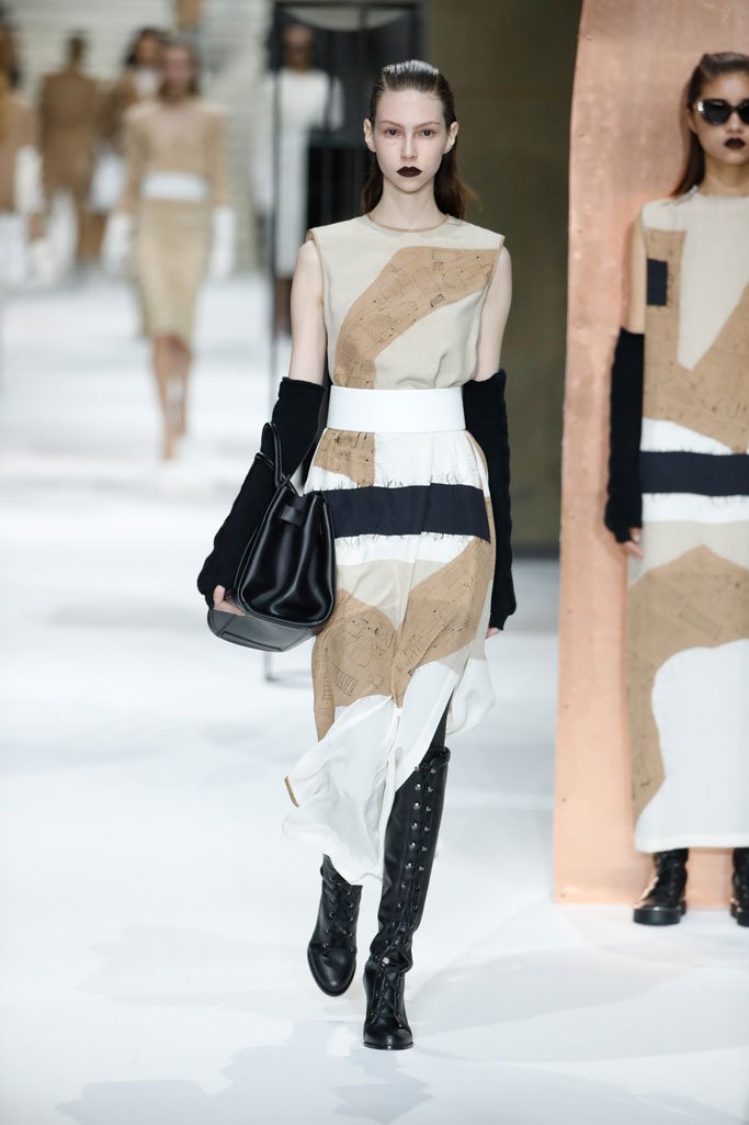 Max Mara（麦丝玛拉）2025上海时装周时装秀