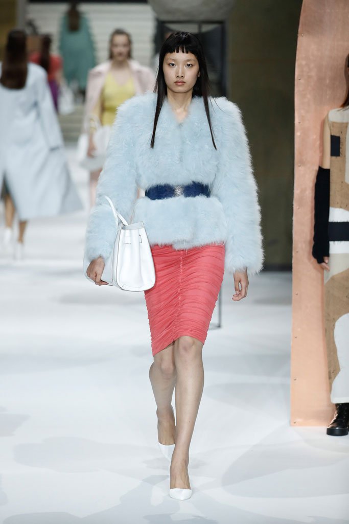 Max Mara（麦丝玛拉）2025上海时装周时装秀