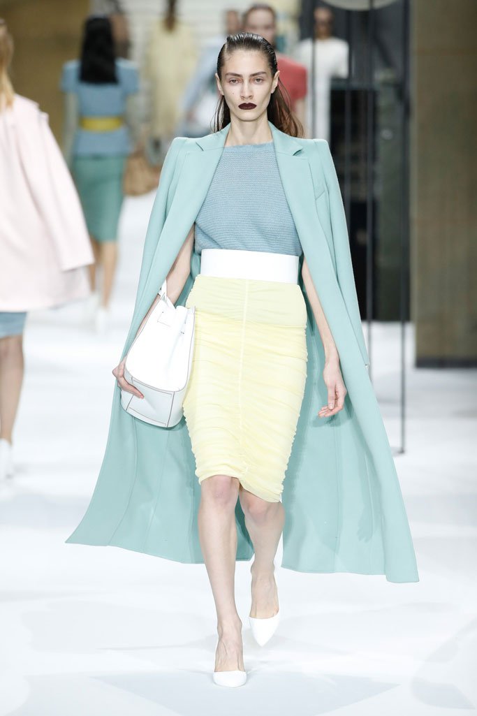 Max Mara（麦丝玛拉）2025上海时装周时装秀