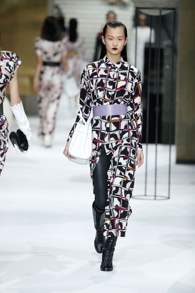 Max Mara（麦丝玛拉）2025上海时装周时装秀