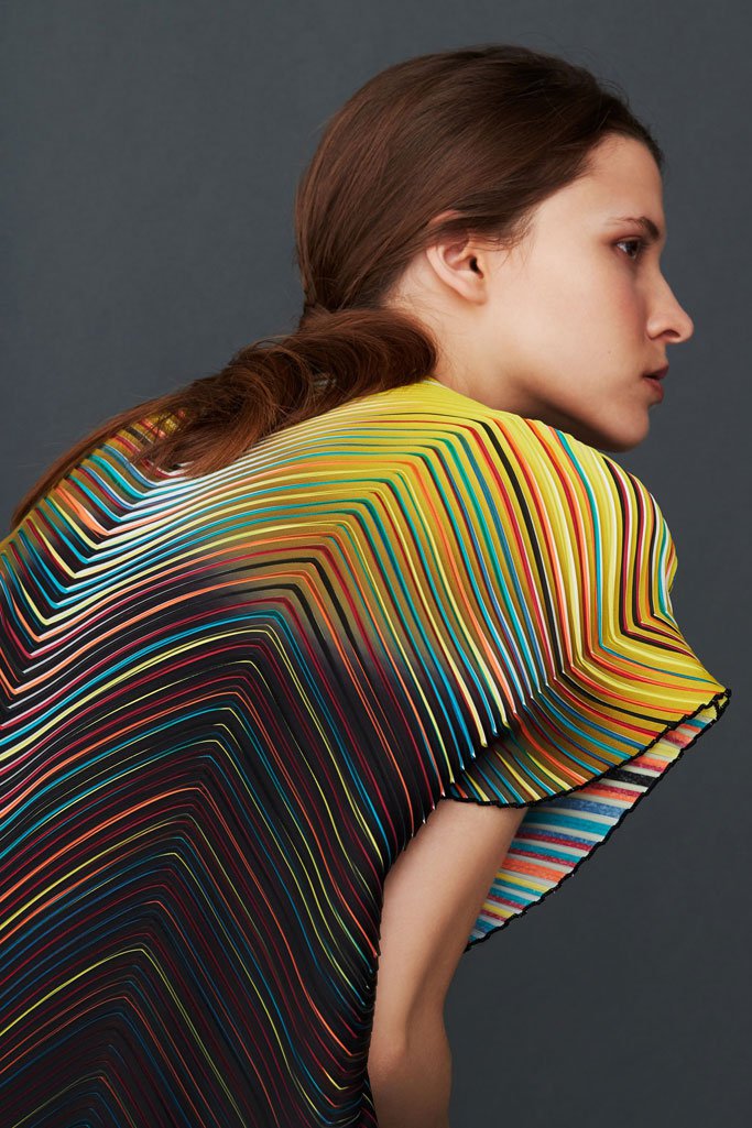 Issey Miyake 2025早秋女装品牌广告大片