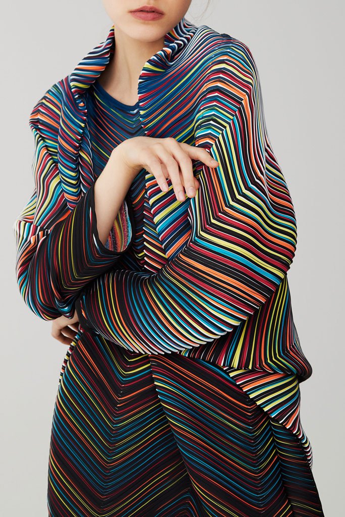 Issey Miyake 2025早秋女装品牌广告大片