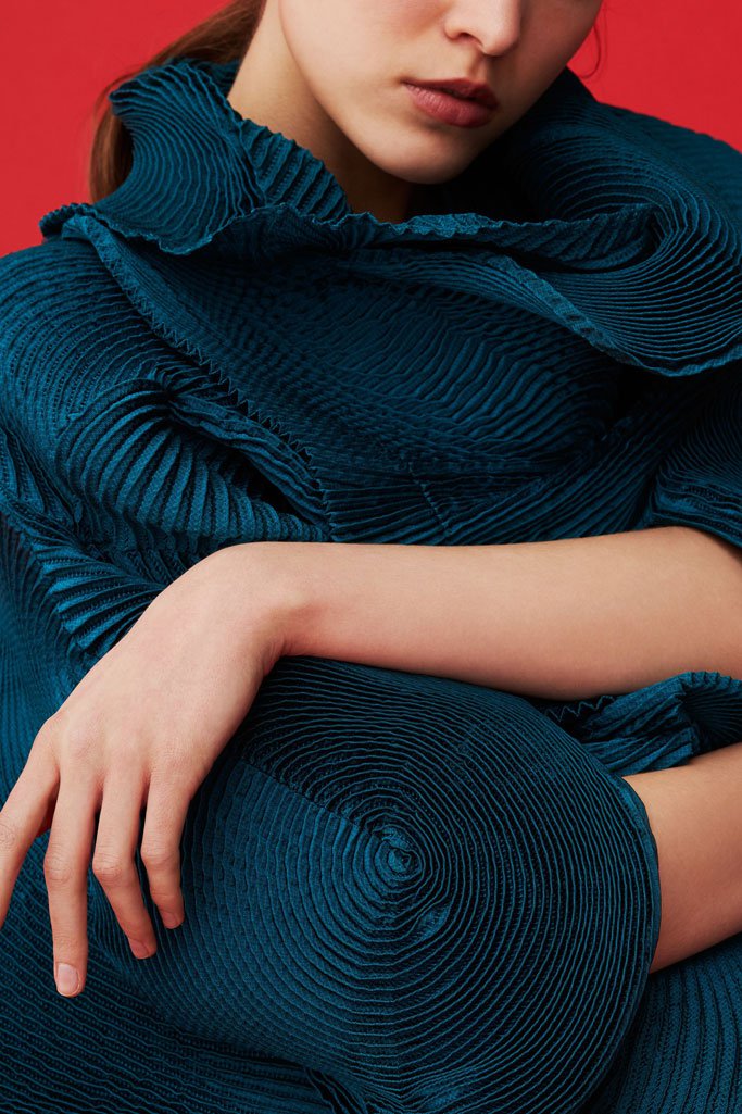 Issey Miyake 2025早秋女装品牌广告大片