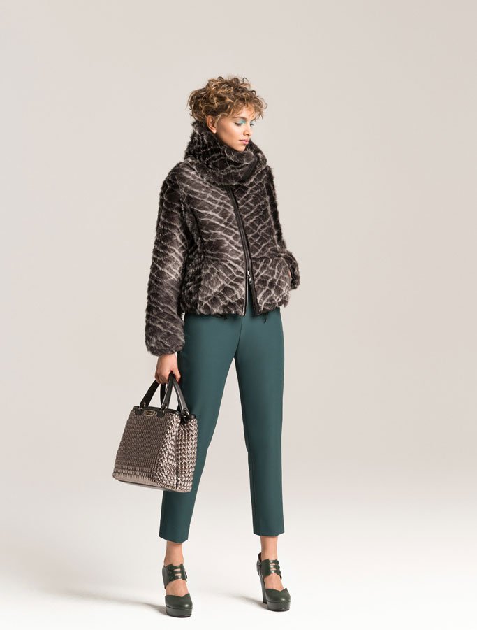 Emporio Armani 2025早秋女装品牌广告大片