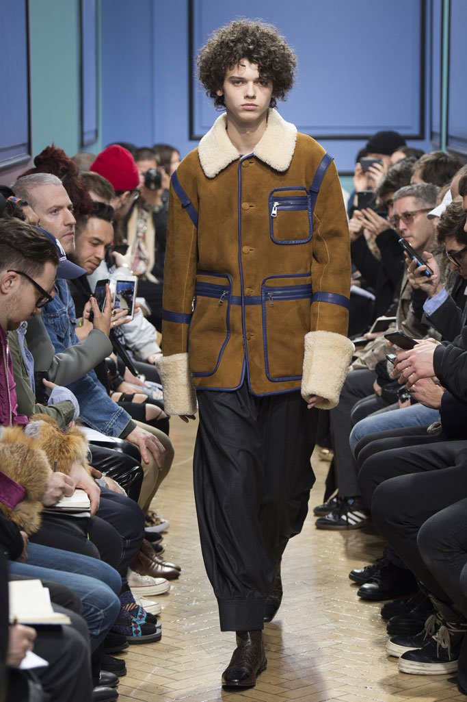 J.W.Anderson 2025伦敦时装周秋冬男装秀