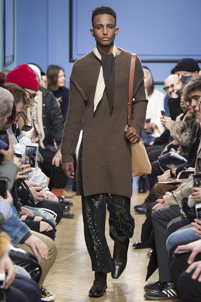 J.W.Anderson 2025伦敦时装周秋冬男装秀