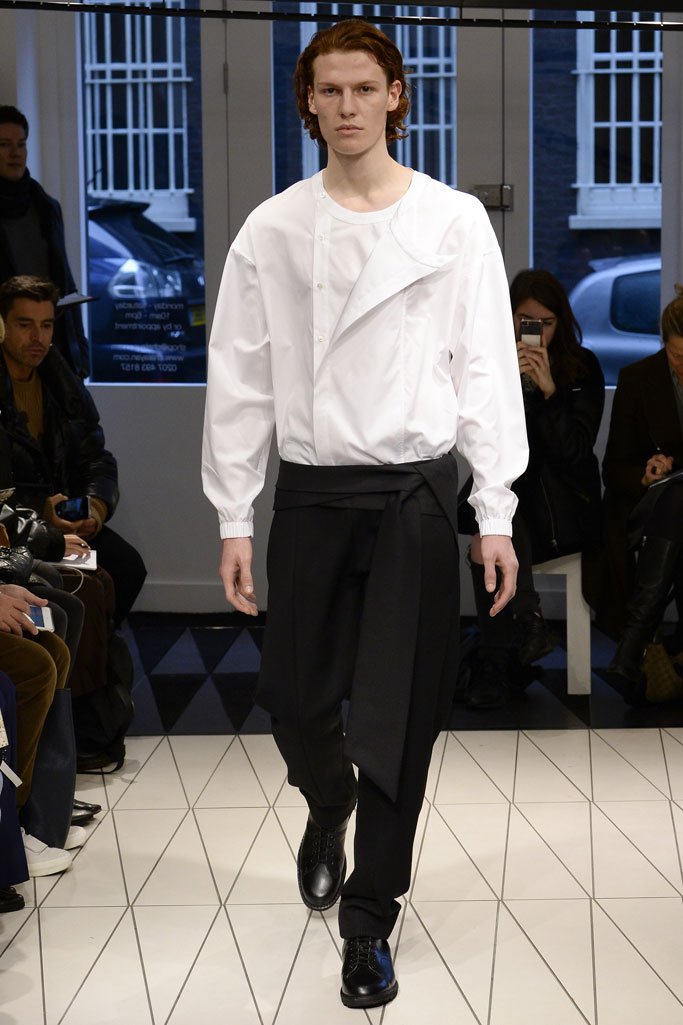 Chalayan（卡拉扬）2025伦敦时装周男装秀