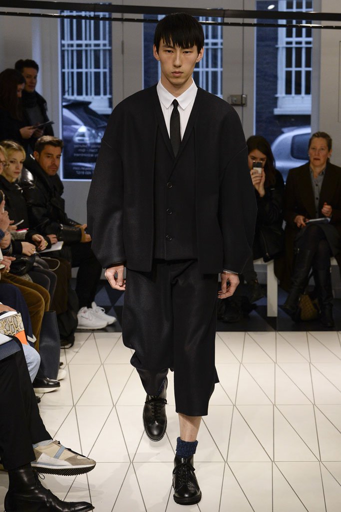 Chalayan（卡拉扬）2025伦敦时装周男装秀