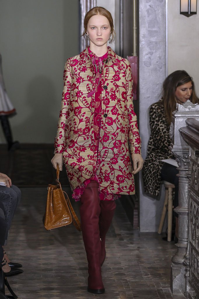 Valentino（华伦天奴）2025纽约时装周女时装秀