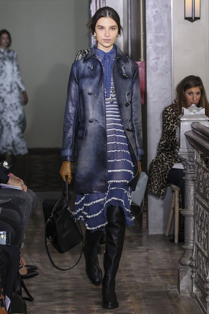 Valentino（华伦天奴）2025纽约时装周女时装秀