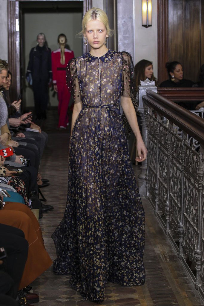 Valentino（华伦天奴）2025纽约时装周女时装秀