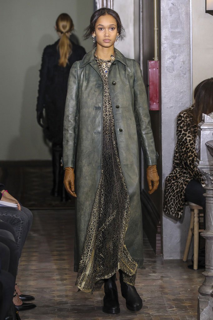 Valentino（华伦天奴）2025纽约时装周女时装秀