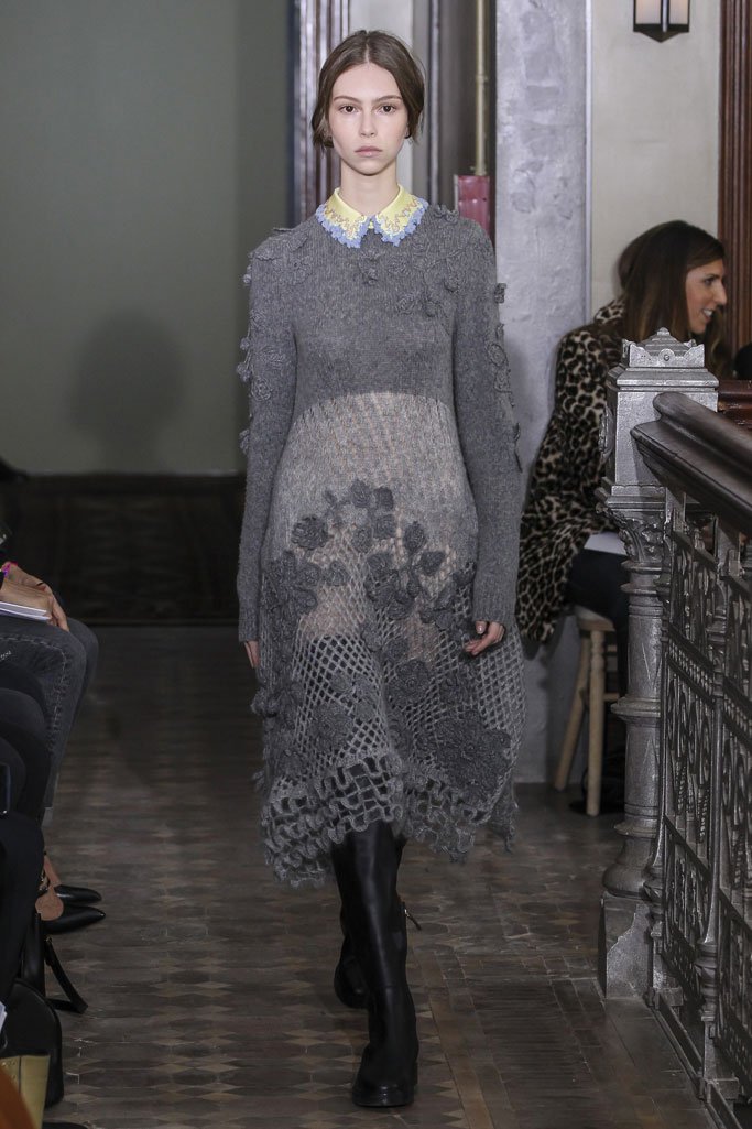 Valentino（华伦天奴）2025纽约时装周女时装秀