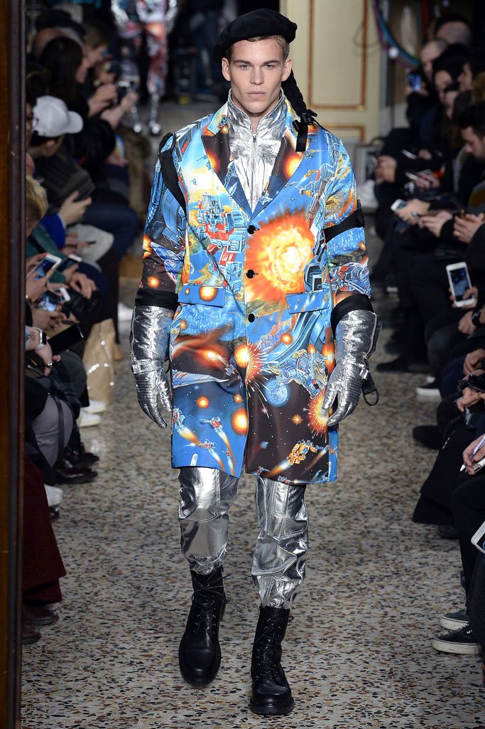 Moschino（莫斯奇诺）2025米兰时装周男装秀