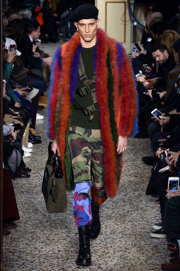 Moschino（莫斯奇诺）2025米兰时装周男装秀