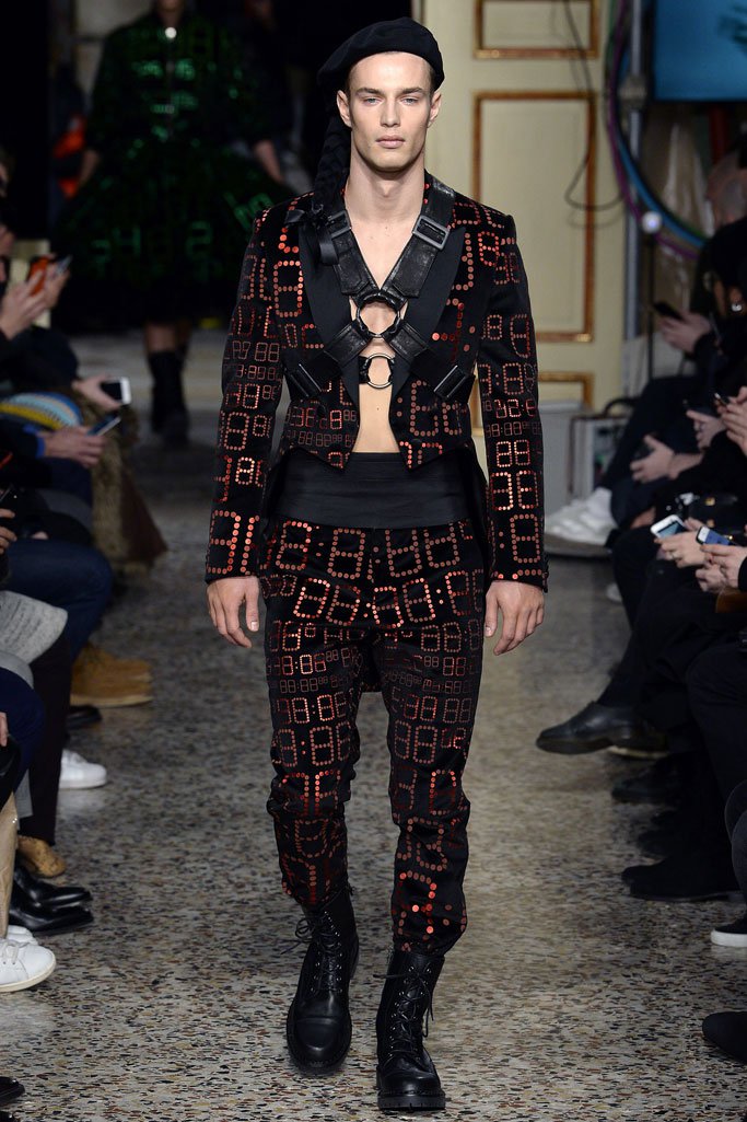 Moschino（莫斯奇诺）2025米兰时装周男装秀