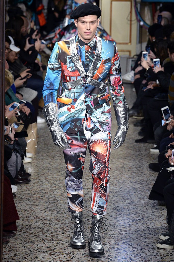 Moschino（莫斯奇诺）2025米兰时装周男装秀