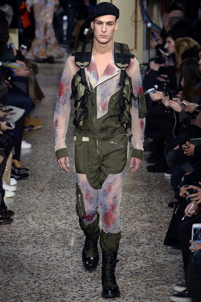 Moschino（莫斯奇诺）2025米兰时装周男装秀