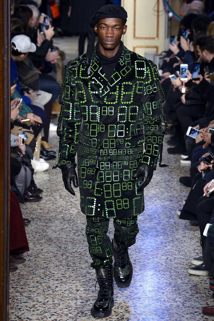 Moschino（莫斯奇诺）2025米兰时装周男装秀