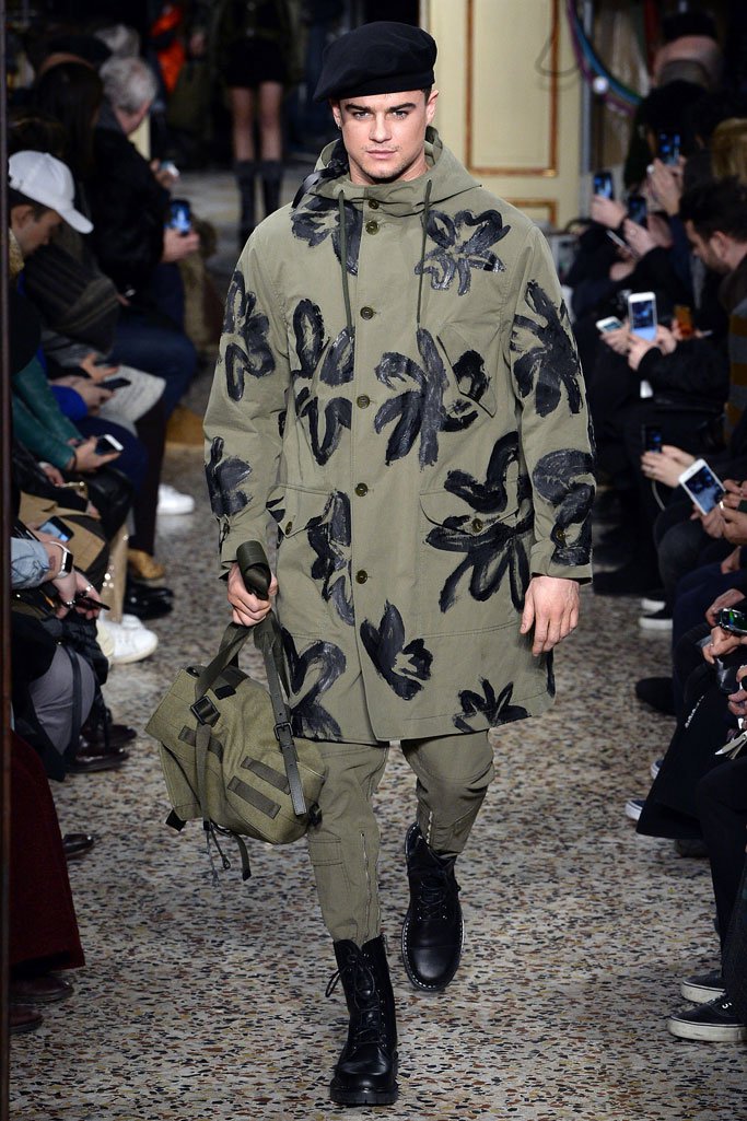 Moschino（莫斯奇诺）2025米兰时装周男装秀