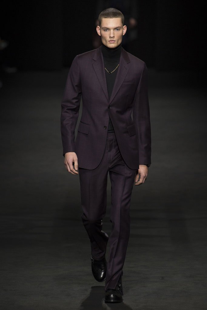 Versace（范思哲）2025米兰时装周秋冬男装秀