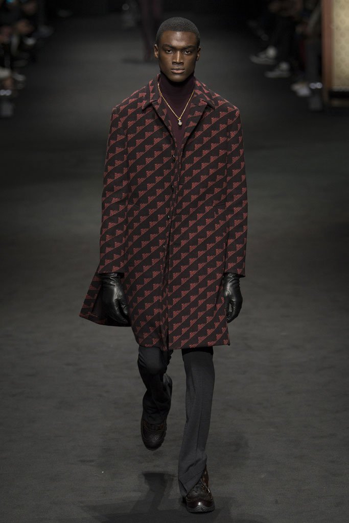 Versace（范思哲）2025米兰时装周秋冬男装秀